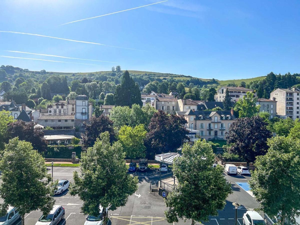 Ferienwohnung Le Frere Charmes Aurillac Exterior foto